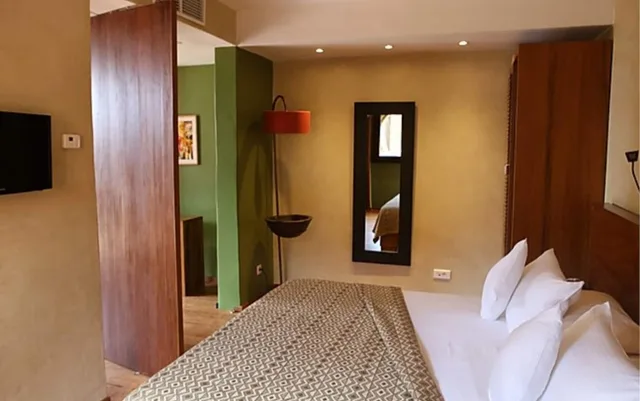 Senior, Suite, King Bed, 2 Sofa، Hotel Le Djoloff Dakar 1/1