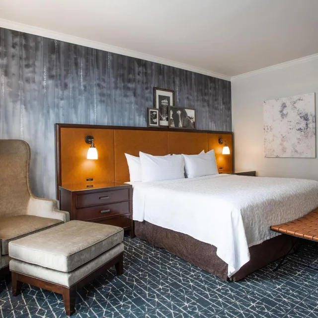 1 Bedroom, Junior Suite, King Bed, No View, Middle Floor، Magnolia Hotel Houston 1/4