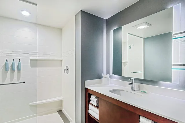 جناح بسرير كينج بغرفة نوم واحدة مع أريكة لذوي الإعاقة، Residence Inn Nashua 5/9
