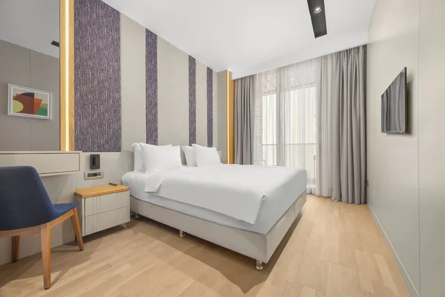 غرفة قياسية بسرير كينج بشرفة، Holiday Inn Istanbul - Beylikduzu by IHG 2/4
