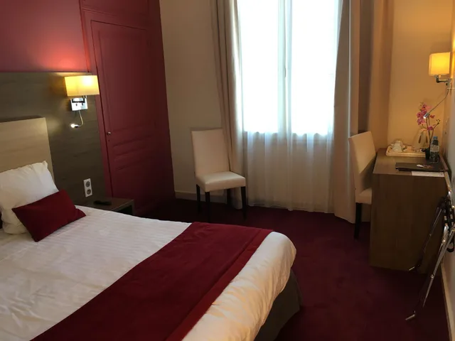 غرفة بسرير كوين، Best Western Hotel De France 2/4