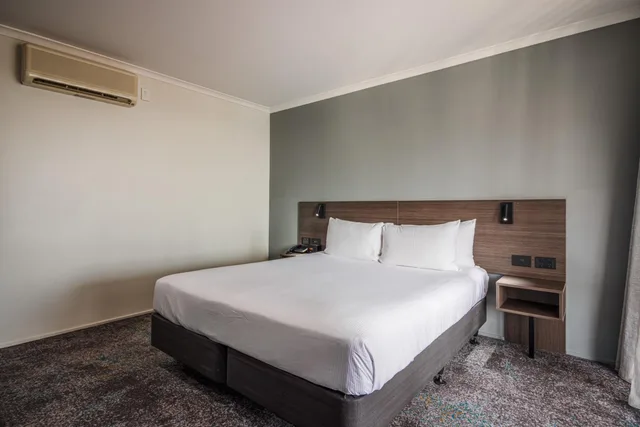 غرفة بسرير مزدوج بشرفة، Heartland Hotel Auckland Airport 5/10