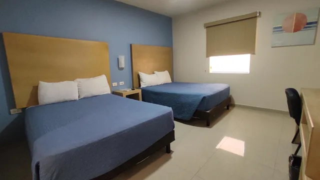 Room, Twin Beds, Capital Hotel 5/7