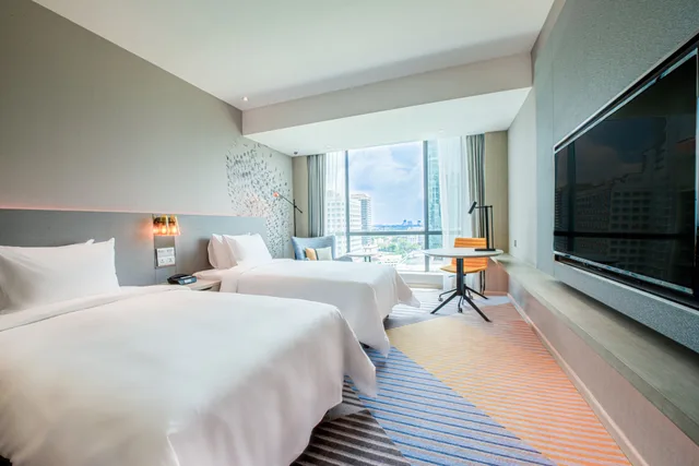 غرفة قياسية بسريرين منفصلين بإطلالة على المدينة، Holiday Inn Johor Bahru City Centre 1/7