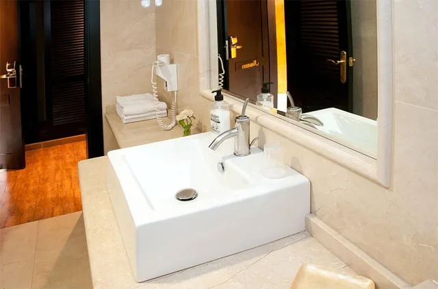 غرفة سوبيريور بسرير مزدوج، Hostal Tres Soles 3/3