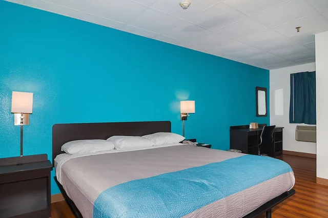 غرفة قياسية بسرير كوين للمدخنين، Motel6 Elmsford, NY - White Plains 5/10