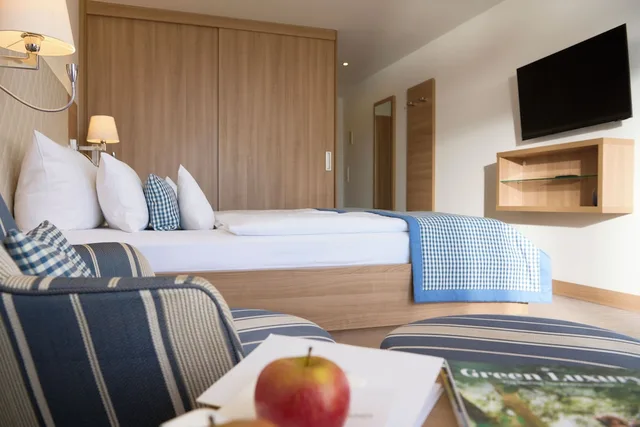 غرفة قياسية بسرير مزدوج بإطلالة على البحر بشرفة، Hotel Bernstein 6/8