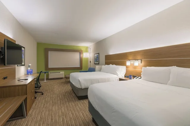 جناح بسريرين كوين مع أريكة، Holiday Inn Express And Suites San Marcos South 1/7