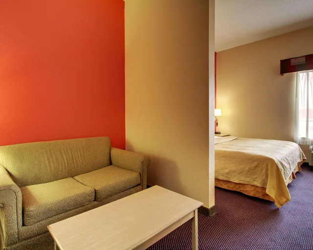 جناح بسرير كينج، Quality Inn & Suites Hattiesburg North 4/5