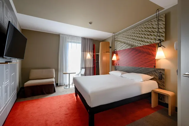 غرفة عائلية بسرير مزدوج وسرير فردي، Ibis Regensburg Zentrum 4/10