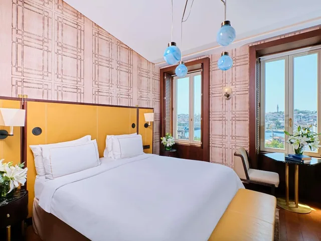 جناح جونيور بسرير كينج بإطلالة، The Galata Hotel Istanbul - MGallery Collection 1/10