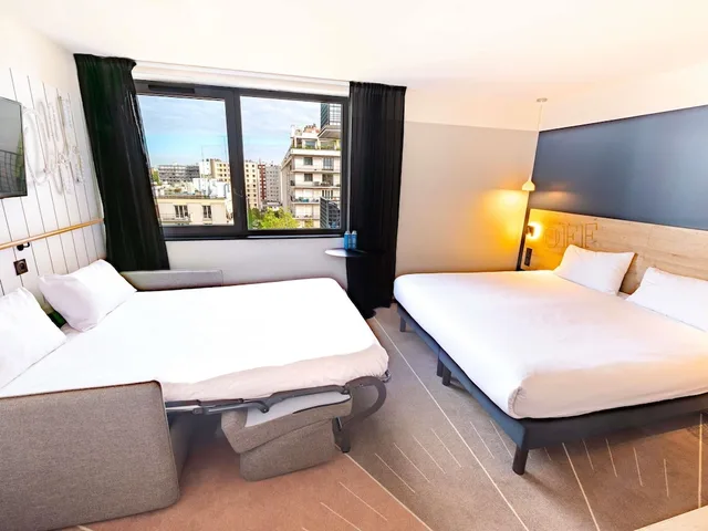Suite, Double Bed, Sofa, Ibis Styles Paris 16 Boulogne 2/7