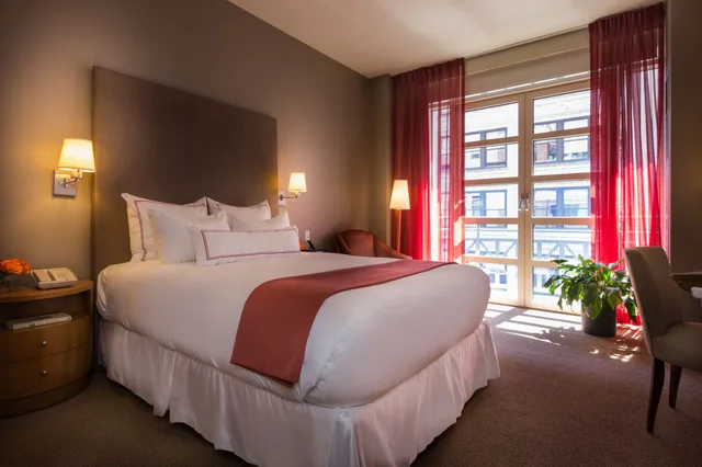 غرفة قياسية بسرير كوين، Hotel Giraffe 8/8