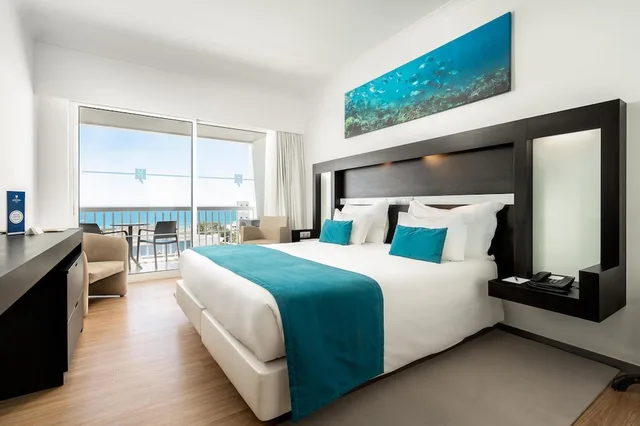 غرفة بريميوم بسرير مزدوج أو سريرين منفصلين بإطلالة على البحر بشرفة، Jupiter Algarve Hotel 2/6