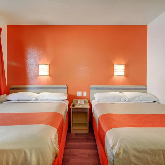 Deluxe, Quadruple, Motel6 Southington, CT - Hartford 5/10