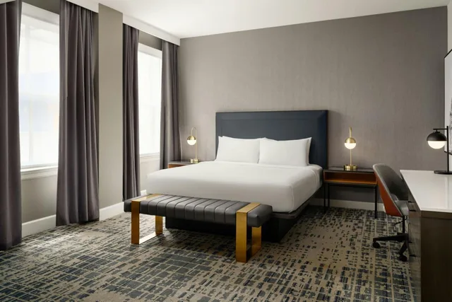 غرفة تنفيذية بسرير كينج بإطلالة على المدينة، Le Meridien Philadelphia 6/10