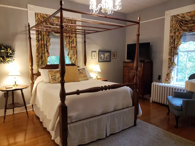 غرفة بسرير كوين، The Carriage Inn B&B 1/2