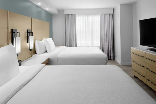 جناح بسريرين مزدوجين بشرفة بغرفتي نوم بإطلالة جزئية على البحر، Residence Inn By Marriott Daytona Beach Oceanfront 3/4