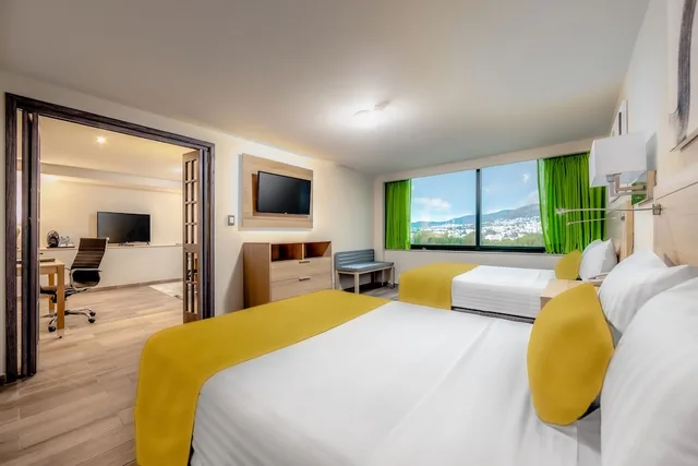 غرفة عائلية بسريرين مزدوجين مع أريكة، Hotel La Joya 1/1