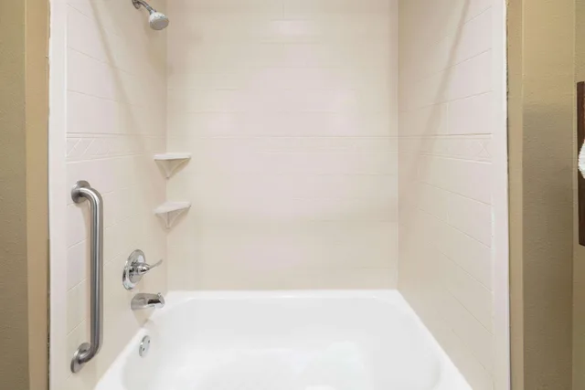 جناح بسرير كينج بغرفة نوم واحدة، La Quinta Inn Suites Boutte 3/3