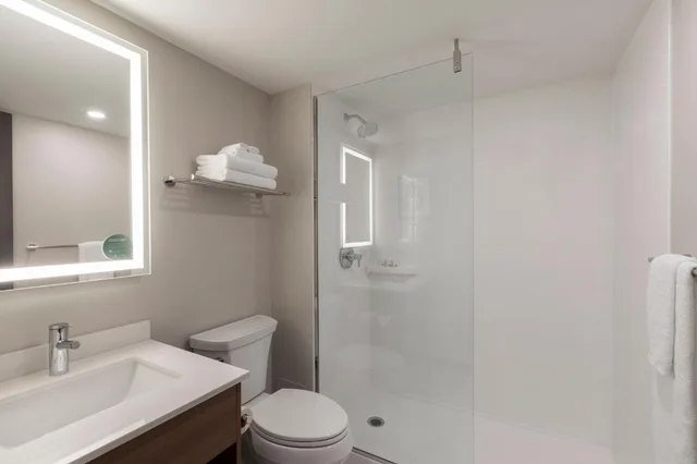 Feature, Suite, King Bed، Hotel St Jean 7/9