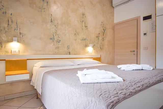 غرفة اقتصادية ثلاثية، Hotel Giulio Cesare 1/2
