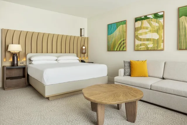 Renovated, Palace, King Bed, Ocean View, Sofa, Hilton Waikoloa Village 4/8
