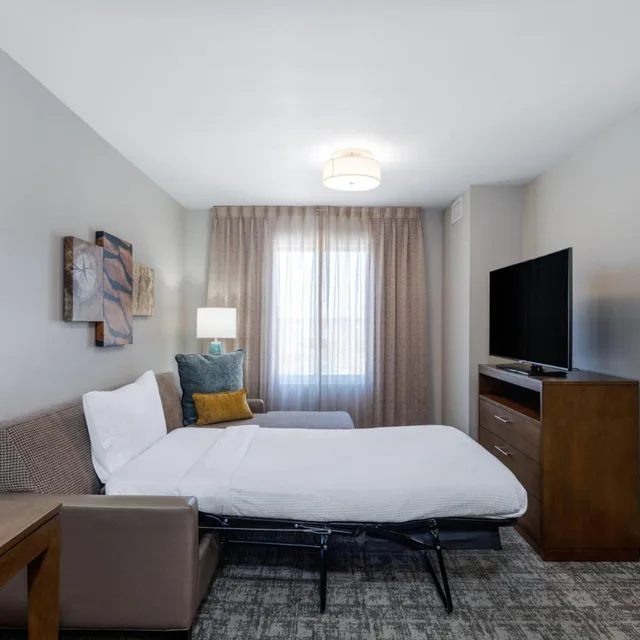 غرفة بسرير كوين لذوي الإعاقة، Staybridge Suites Sioux City Southeast 1/8