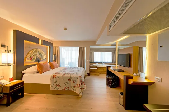 جناح عائلي بجاكوزي، Limak Lara De Luxe Hotel and Resort 4/10