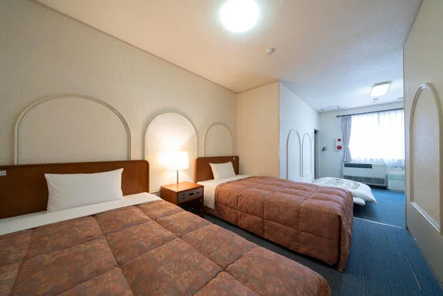 Semi Room, Triple, 2 Semi Double Beds, with Extra Bed، Royal Hotel Uohachi 1/1