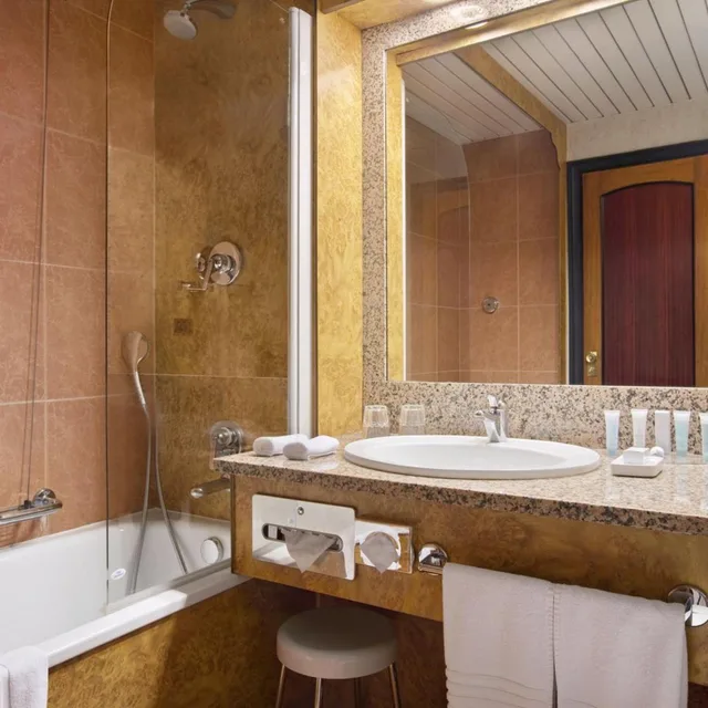 Superior, King Bed, Sea View, Balcony, Middle Floor، Delta Hotels by Marriott Giardini Naxos 3/3