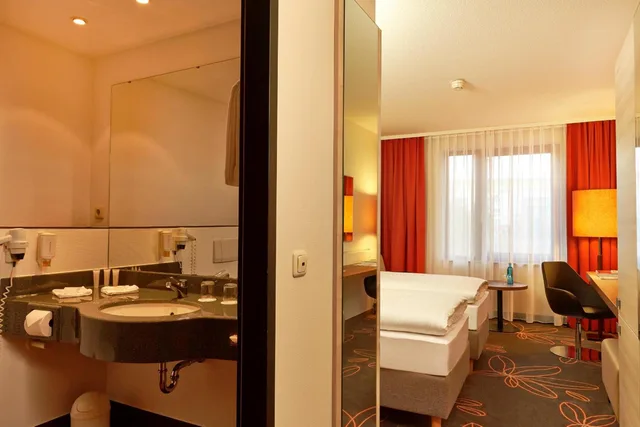 غرفة بسرير كينج، H+ HOTEL HANNOVER 4/6