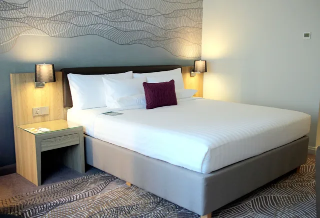غرفة ديلوكس بسرير كينج، Novotel Kuala Lumpur City Centre 8/10