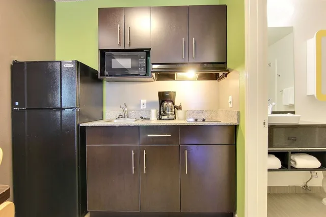 غرفة قياسية بسريرين مزدوجين، Studio 6 Extended Stay - Austin, TX - Northwest 10/10