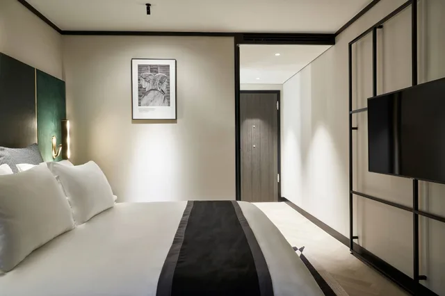 Room, King Bed, Academias Hotel, Autograph Collection 4/5