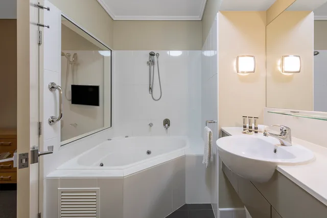 1 Bedroom, Premier, Apartment, Oaks Hervey Bay Resort and Spa 2/2