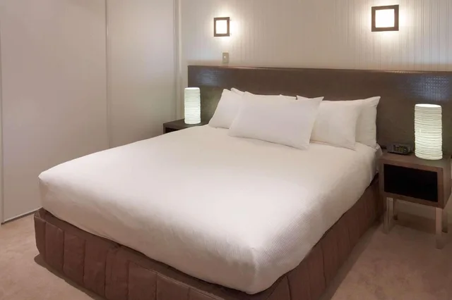 1 Bedroom, Residence, King Bed, Hilton Queenstown Resort and Spa 2/7