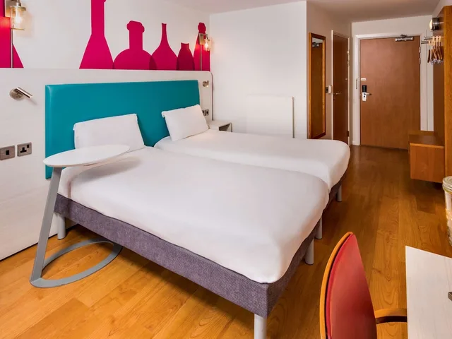 Duet, Twin Beds، Ibis Styles Barnsley 2/8
