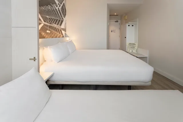 غرفة عائلية، B&B HOTEL Valencia Arena 2/2