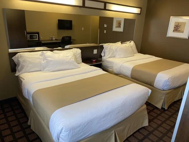غرفة بسريرين كوين، Microtel Inn Suites By Wyndham Timmins 3/10