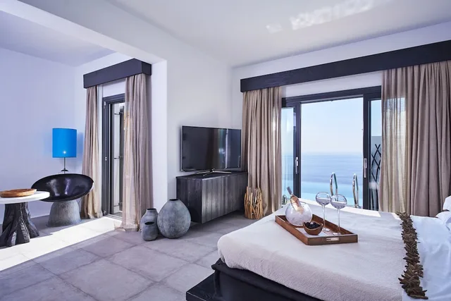 Grand, Majestic, Superior, Suite, Private Pool، Myconian Utopia Relais & Chateaux 2/2