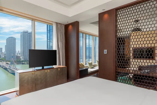 جناح بإطلالة على النهر، Hilton Da Nang 4/5