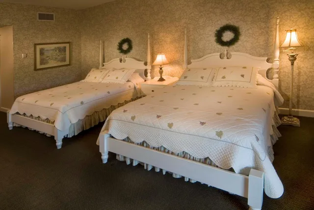 غرفة بسريرين كوين، Carlisle Inn Sugarcreek 10/10