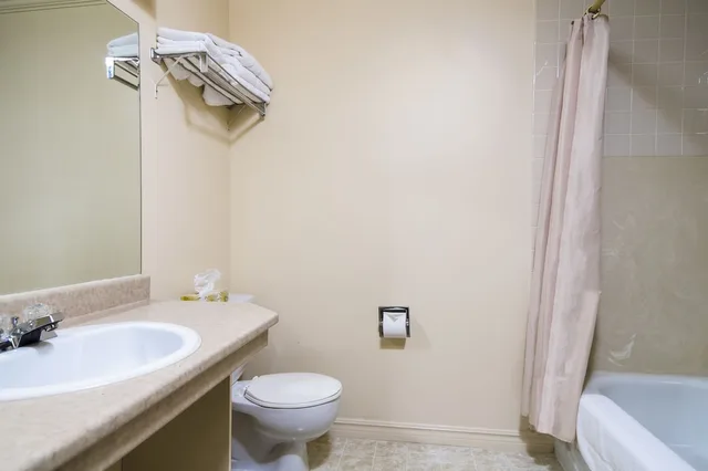 Style, Cottage, Double Bed, Sofa، Mount Peyton Resort and Conference Centre 3/3