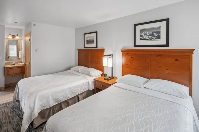 Atrium, 2 Double Beds, No Window، Edgewater Hotel Seward 1/3