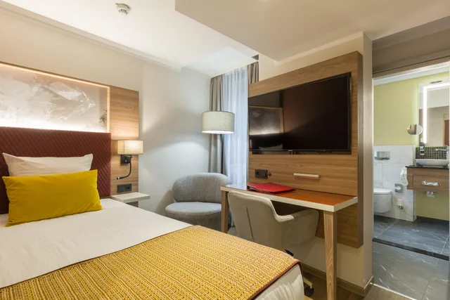 Comfort, Single, Leonardo Hotel Antwerp 2/8