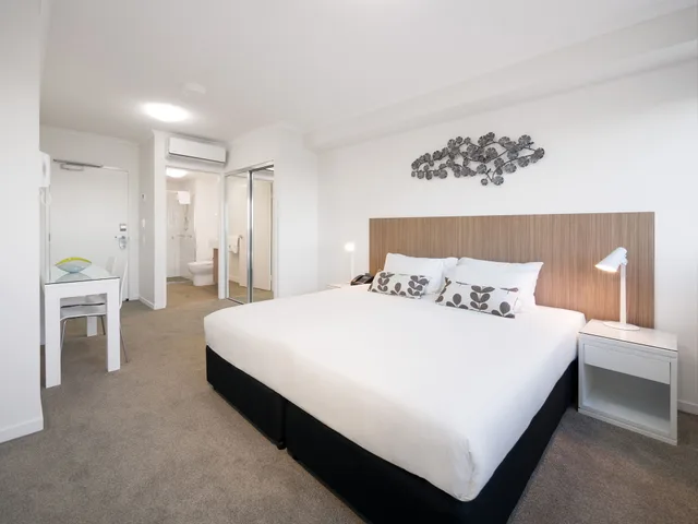 غرفة بسرير كينج، Oaks Mackay Rivermarque Hotel 1/2