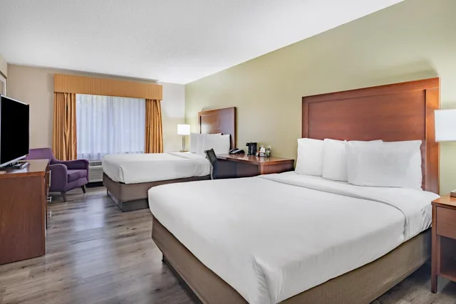 غرفة بسرير كوين لذوي الإعاقة، Baymont By Wyndham Gurnee 2/8