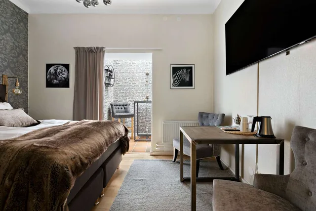 غرفة بريميوم بسرير كينج بحوض استحمام، Nora Stadshotell, Sure Hotel Collection By Best Western 2/5