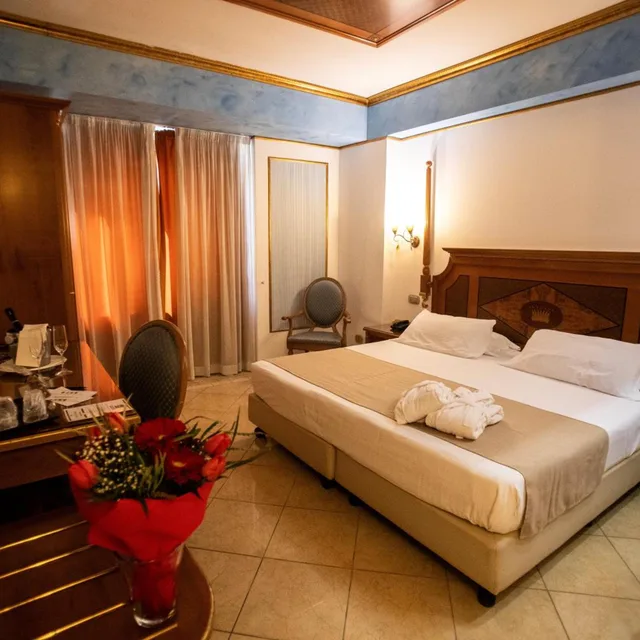 Room, Twin Beds, Il Principe 2/6